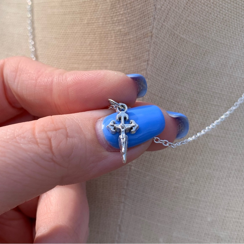 NWT Sterling Silver Plated Chain & Crucifix Alloy Metal Charm Necklace - Picture 9 of 16